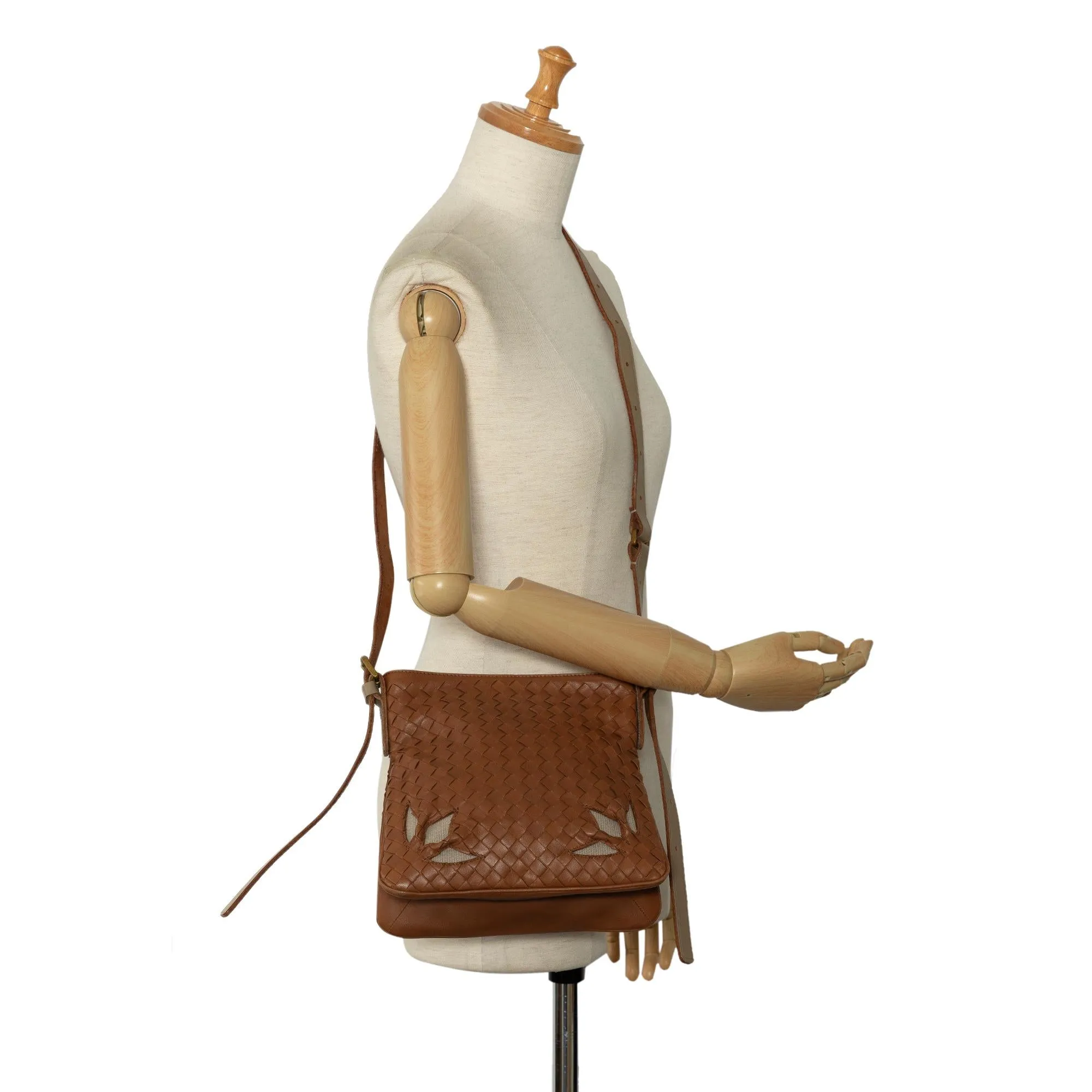 Bottega Veneta Intrecciato Crossbody (SHG-HEIlec)