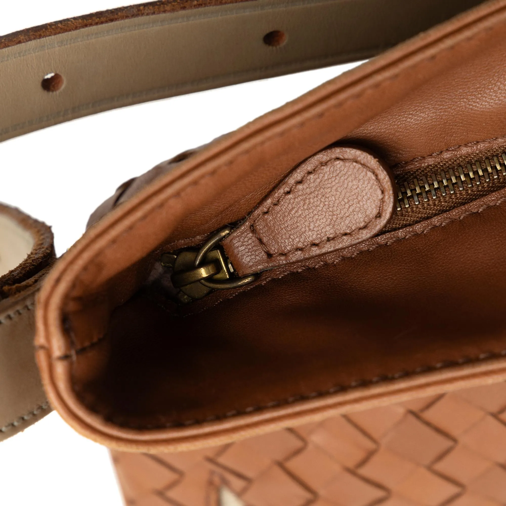 Bottega Veneta Intrecciato Crossbody (SHG-HEIlec)