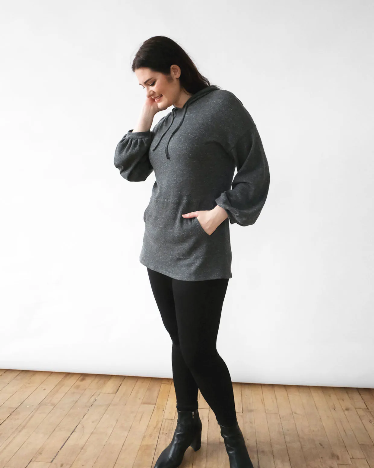 WEEKEND hoodie in Dark Grey